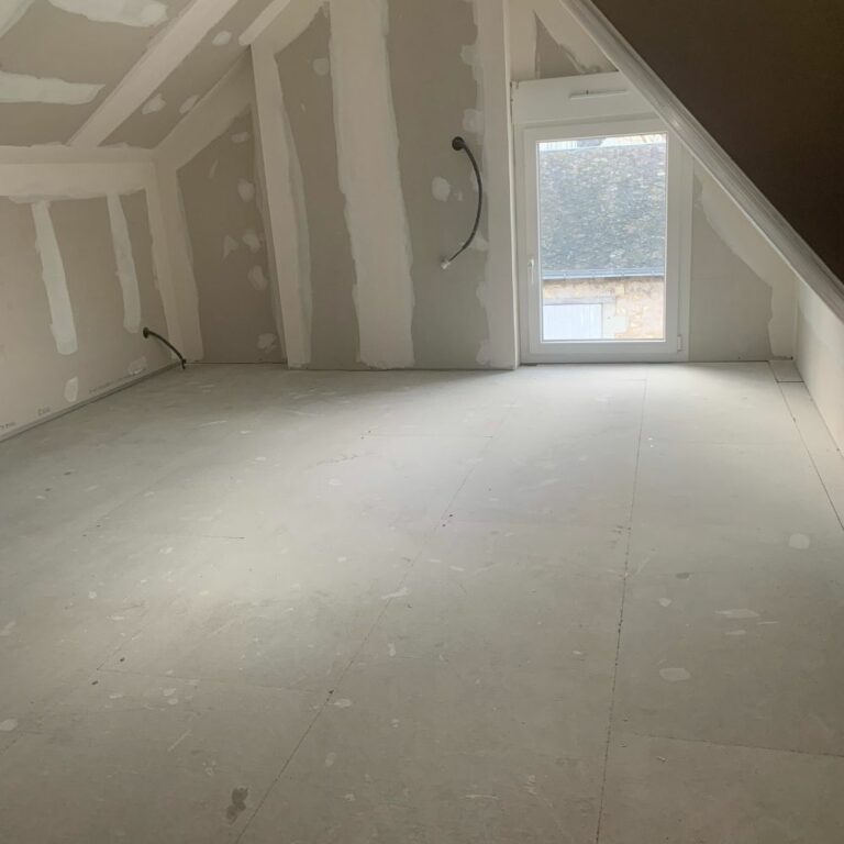 Plaquiste Beaufort-en-Vallée - grenier avec plaque de plâtre